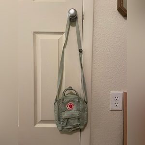 Fjall Raven Kanken Sling Purse - Mint